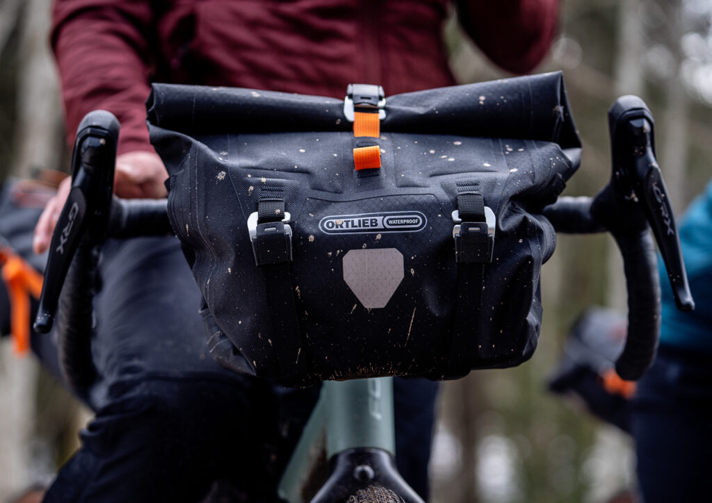 Goedkeuring biologisch Moet Nieuwe Ortlieb-stuurtas voor je bikepacking avonturen - Grit!